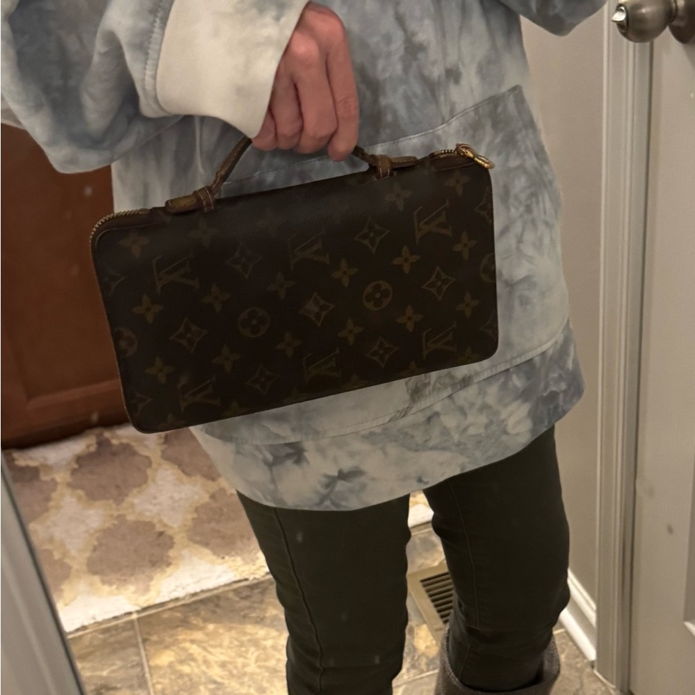 Louis Vuitton Brown Monogram ORGANIZER de VOYAGE TRAVEL Zippy Wallet